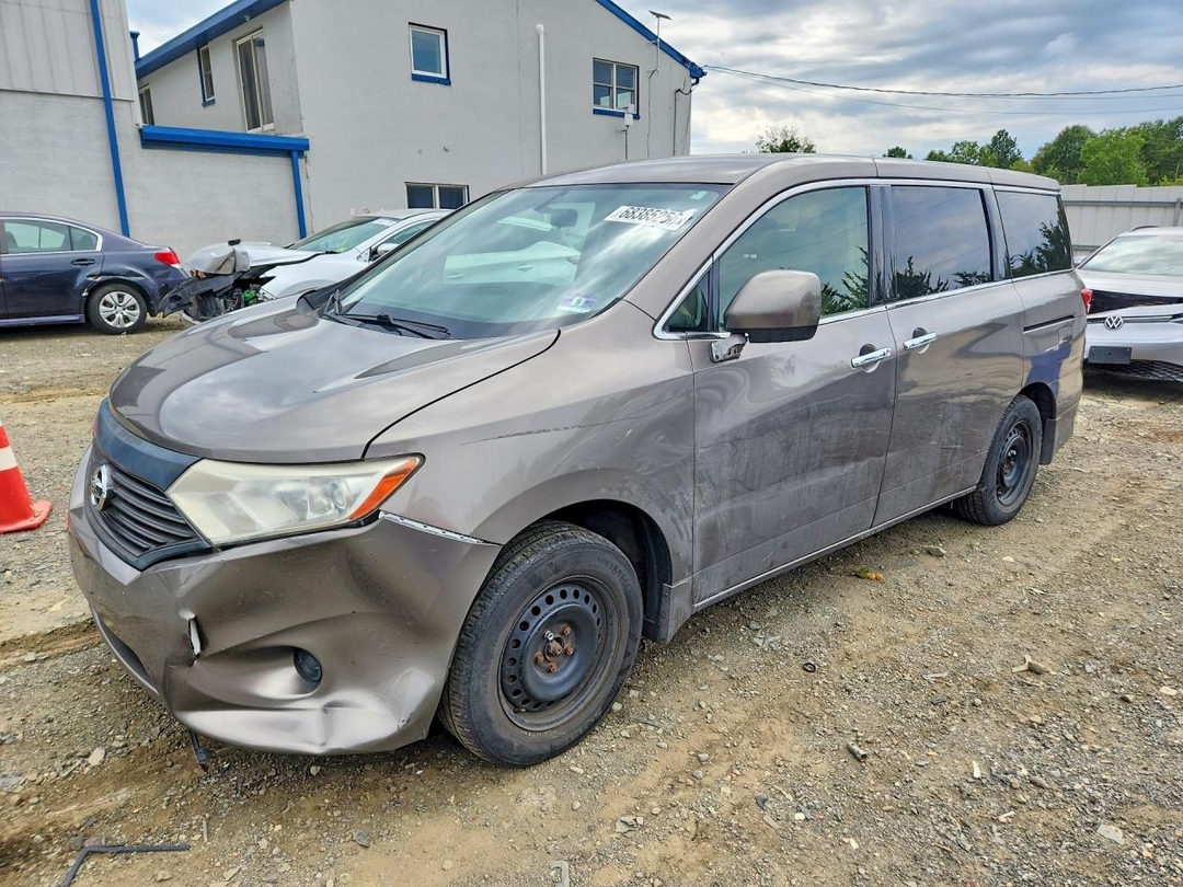 Vue de 2015 NISSAN QUEST 3.5 S, angle 1