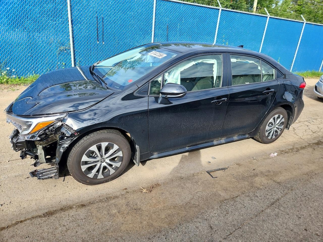 Вид 2026 TOYOTA COROLLA HYBRID LE, угол 1