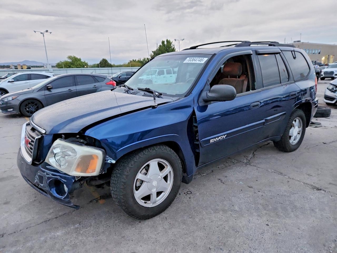 منظر 2002 GMC ENVOY، زاوية 1