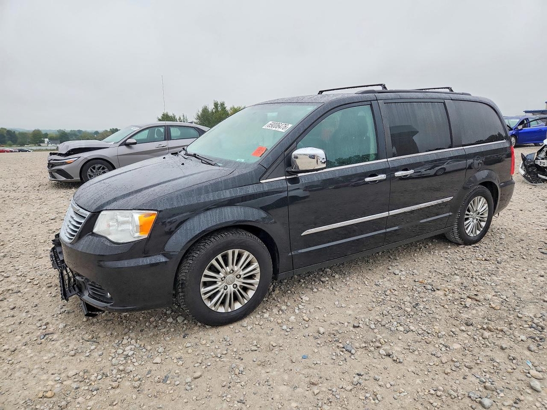 Vue de 2015 CHRYSLER TOWN &amp; COUNTRY TOURING L, angle 1