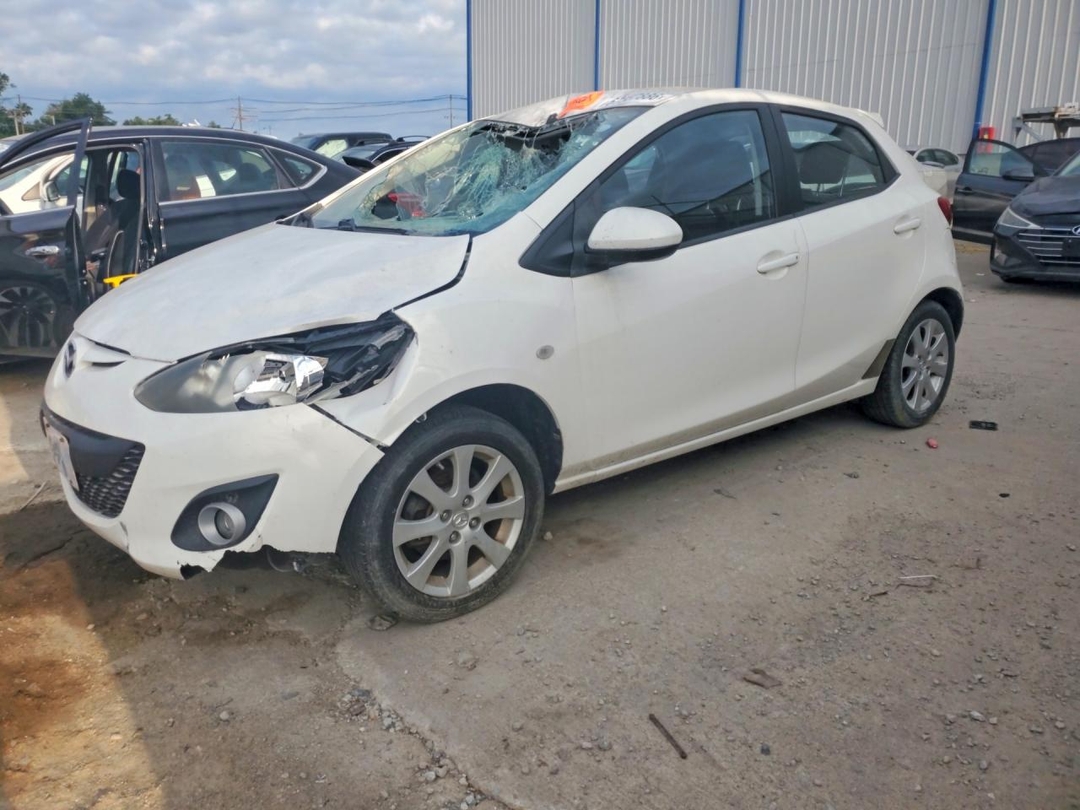Вид 2011 MAZDA MAZDA2, угол 1