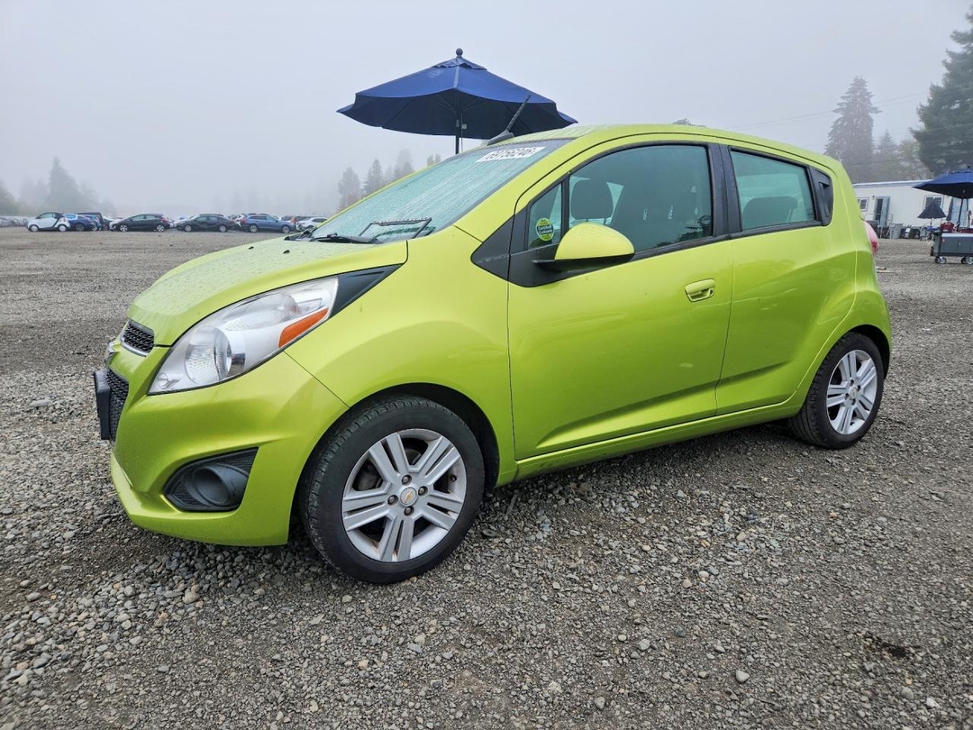 Vue de 2013 CHEVROLET SPARK 1LT, angle 1