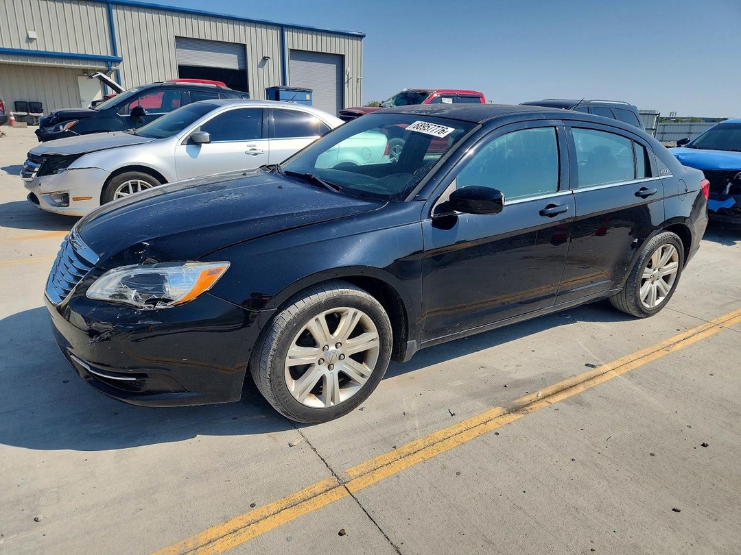 منظر 2011 CHRYSLER 200 TOURING، زاوية 1
