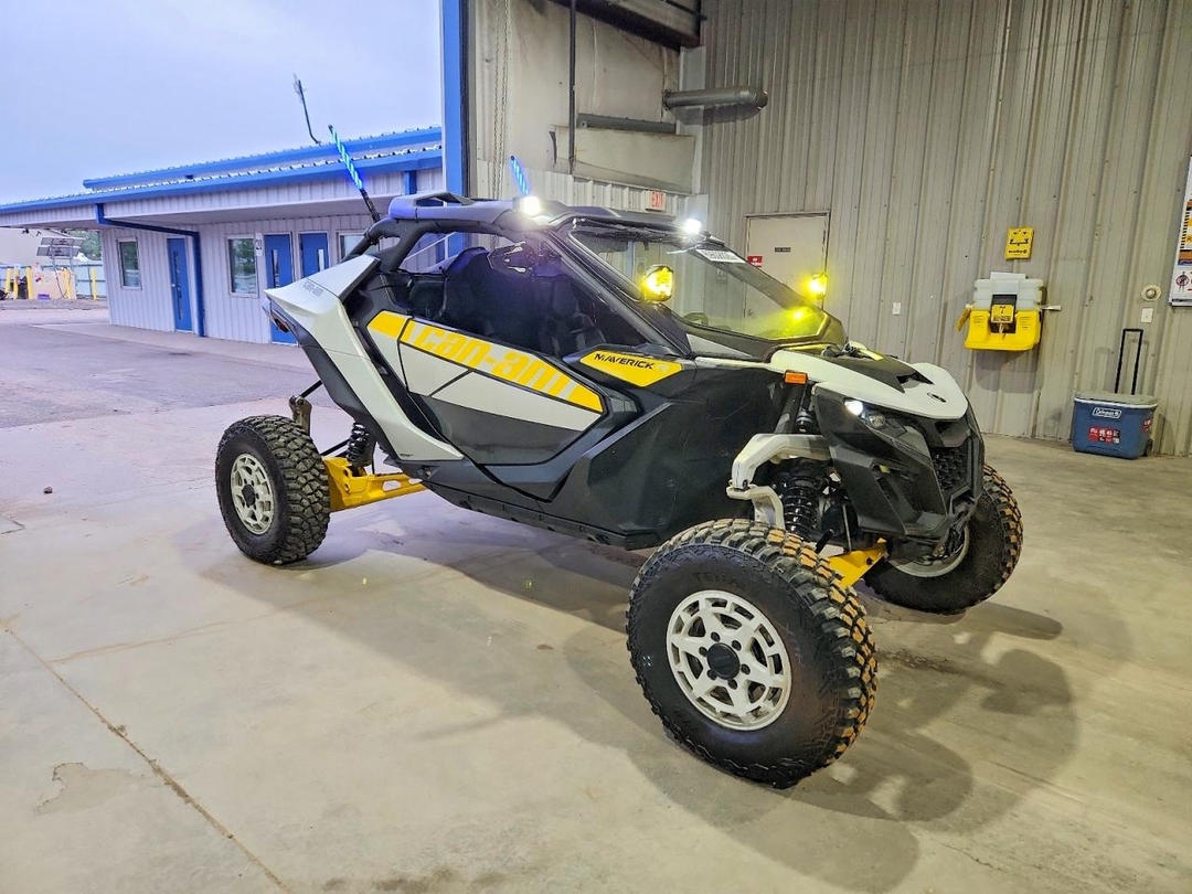 منظر 2024 CAN-AM MAVERICK R UTILITY VEHICLE، زاوية 1