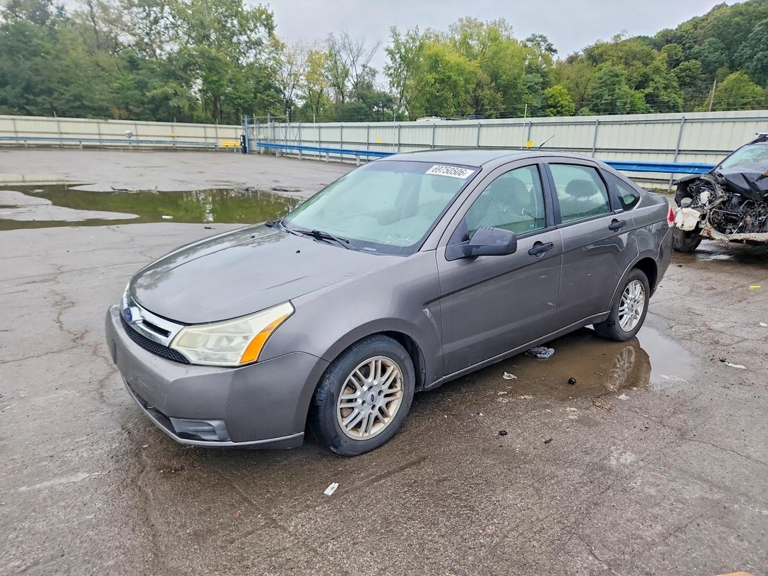 Vue de 2009 FORD FOCUS SE, angle 1