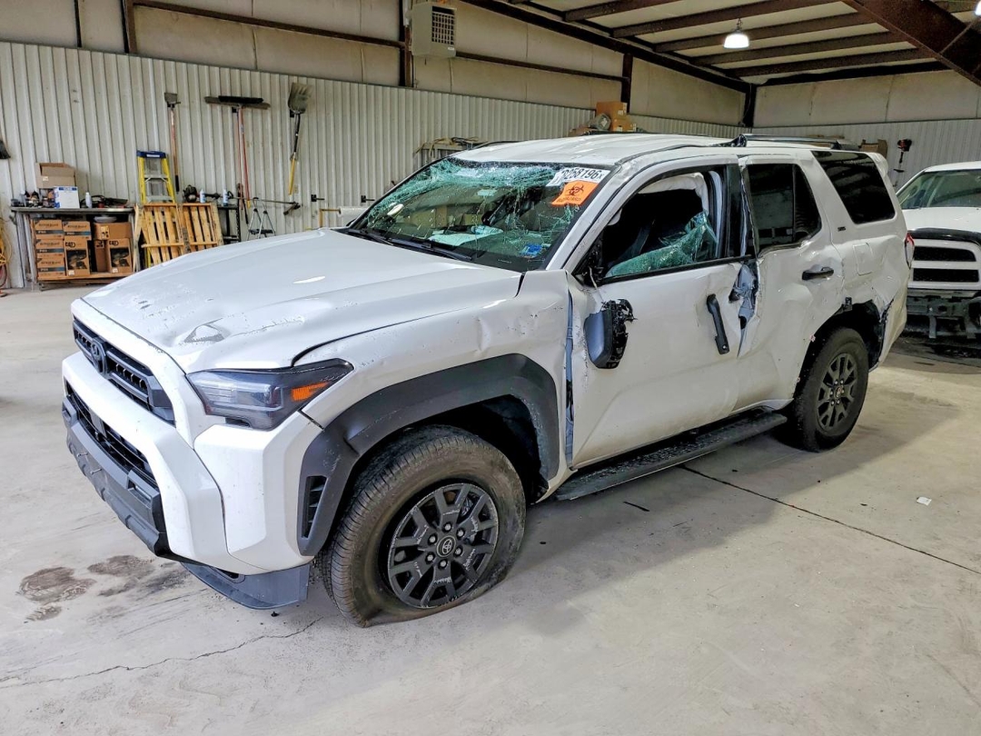 منظر 2026 TOYOTA 4RUNNER SR5، زاوية 1