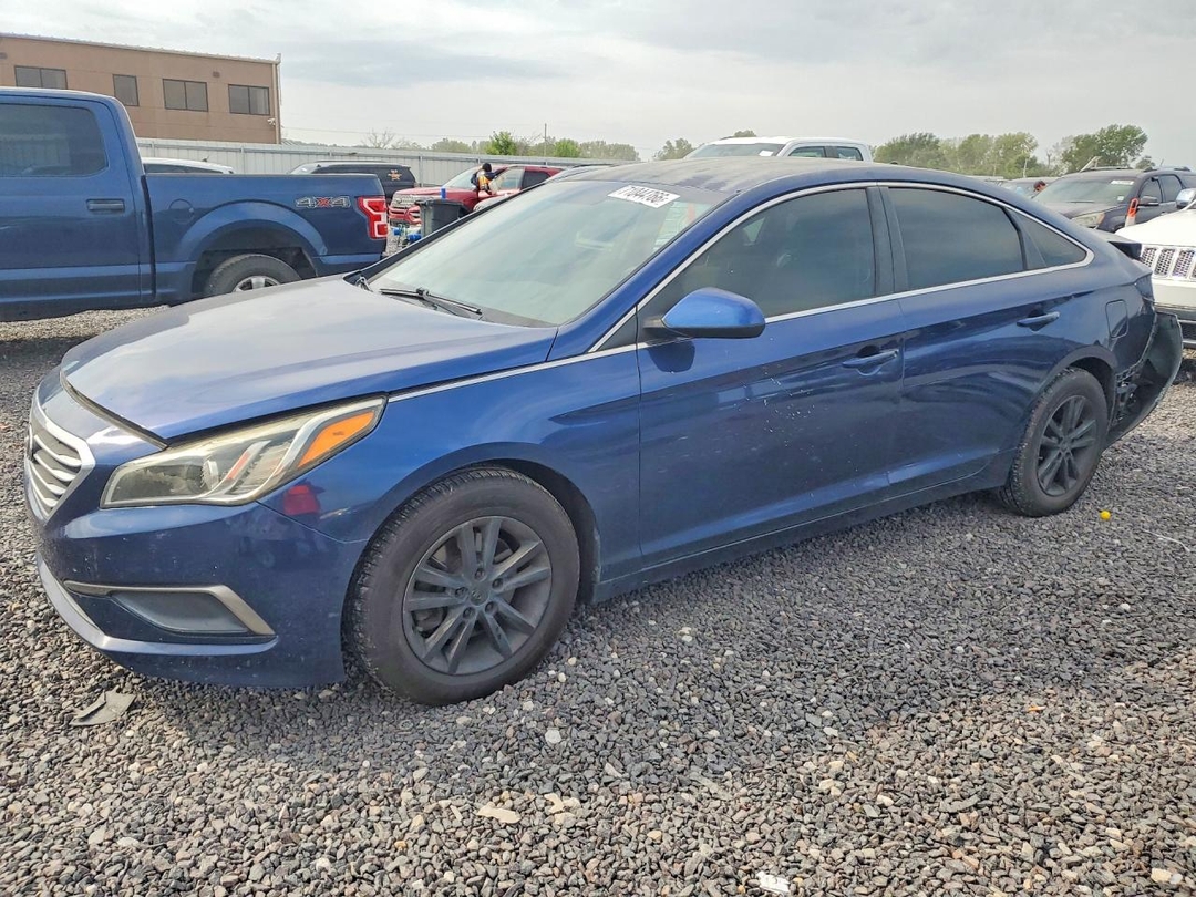 Vue de 2016 HYUNDAI SONATA SE, angle 1