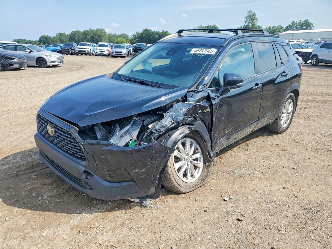 Vista de 2022 TOYOTA COROLLA CROSS LE, ángulo 1