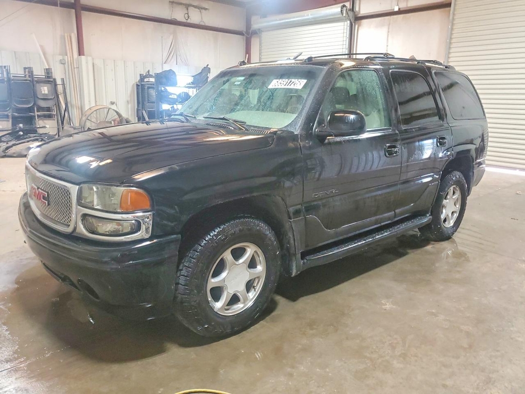 منظر 2004 GMC YUKON DENALI، زاوية 1