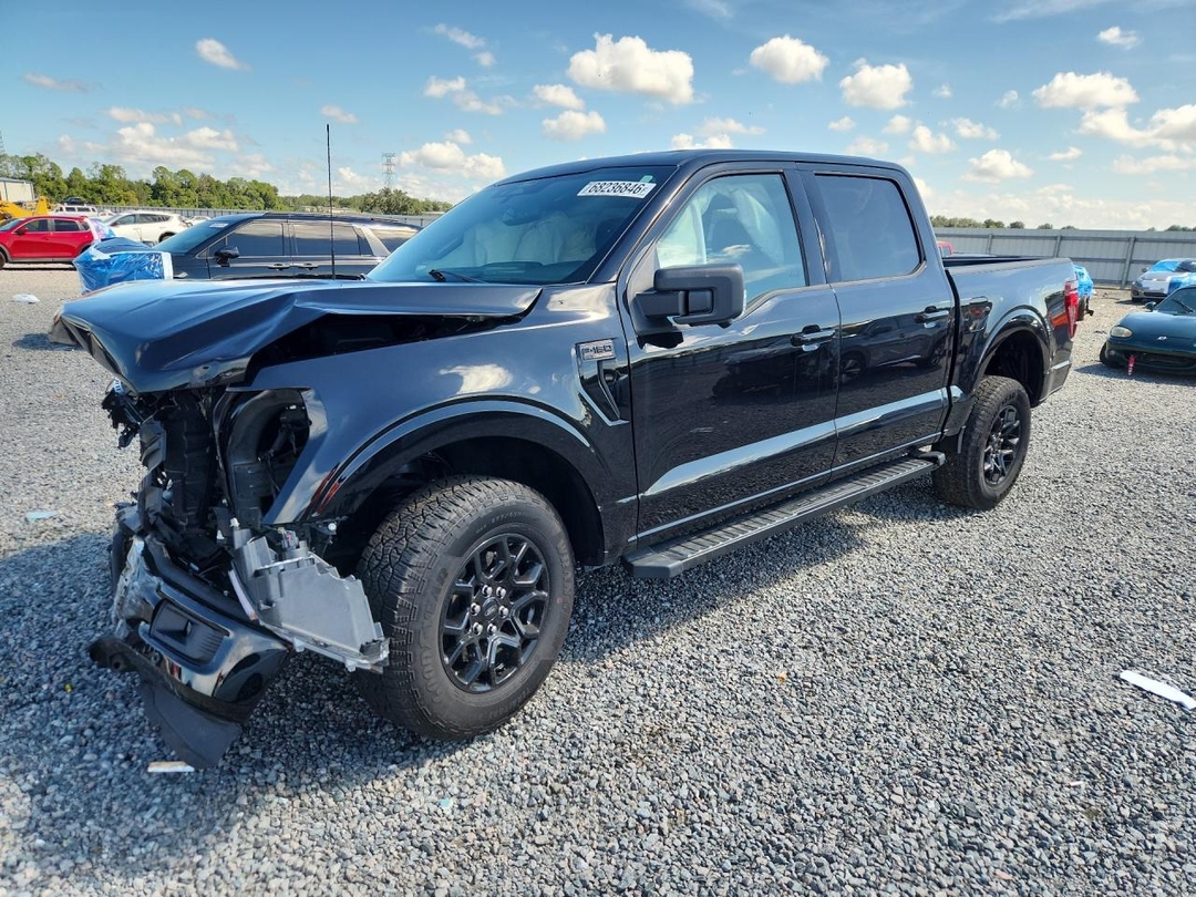 منظر 2025 FORD F150 XLT، زاوية 1
