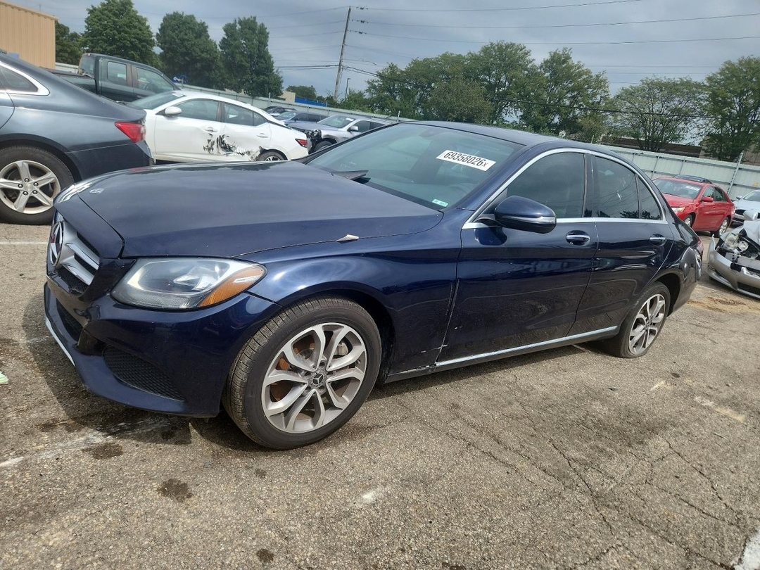Vista de 2018 MERCEDES-BENZ C 300 4MATIC, ángulo 1
