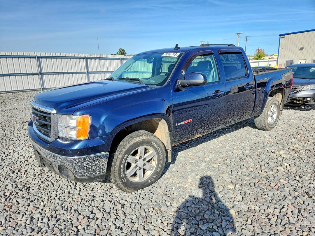 Vue de 2007 GMC NEW SIERRA K1500, angle 1
