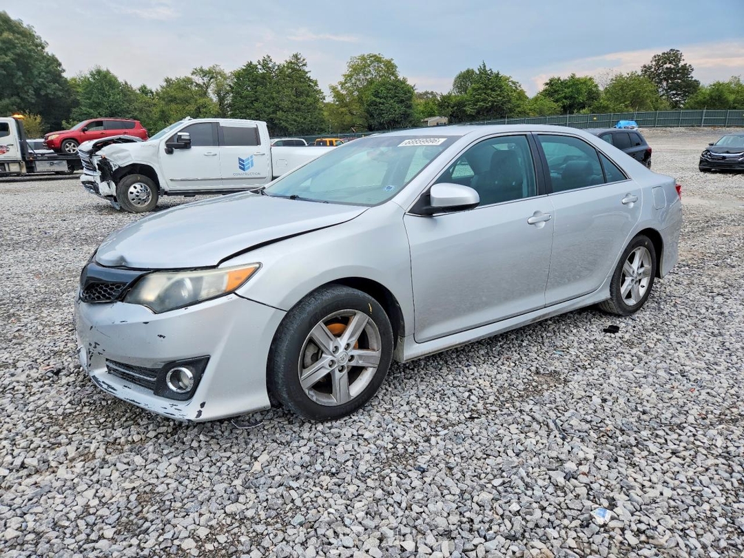 منظر 2014 TOYOTA CAMRY SE، زاوية 1
