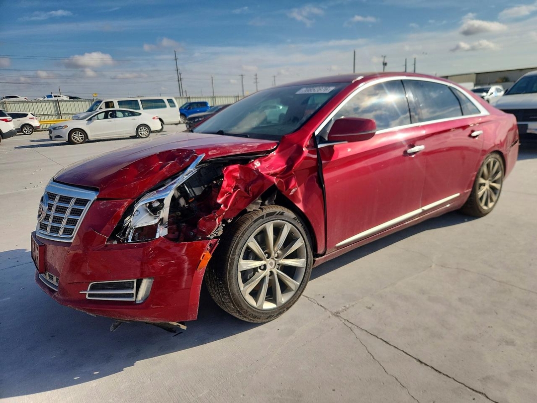 Vue de 2013 CADILLAC XTS LUXURY COLLECTION, angle 1