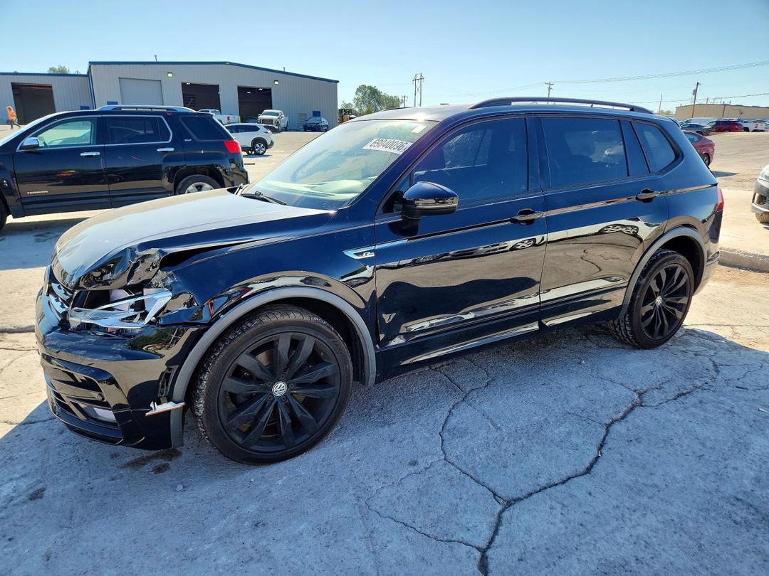 منظر 2020 VOLKSWAGEN TIGUAN SE، زاوية 1