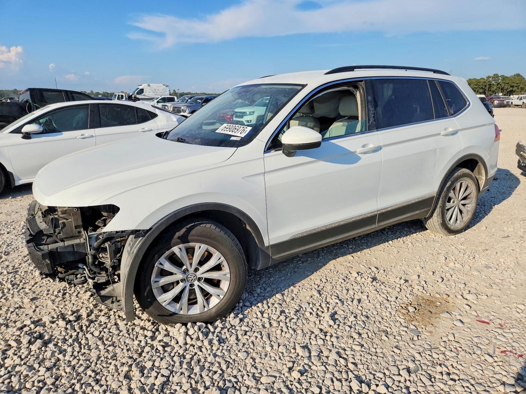 Vedere 2018 VOLKSWAGEN TIGUAN SE, unghi 1
