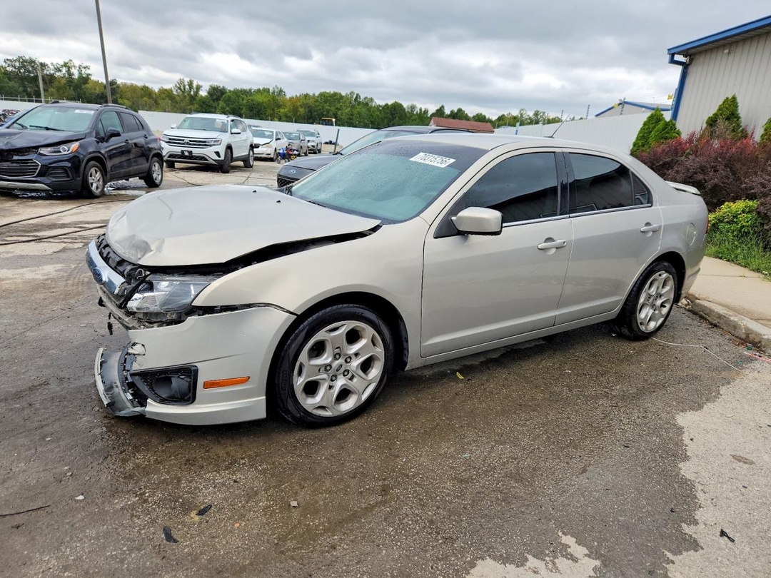 Vue de 2010 FORD FUSION SE, angle 1