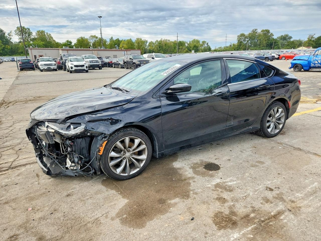 Vista de 2016 CHRYSLER 200 S, ángulo 1