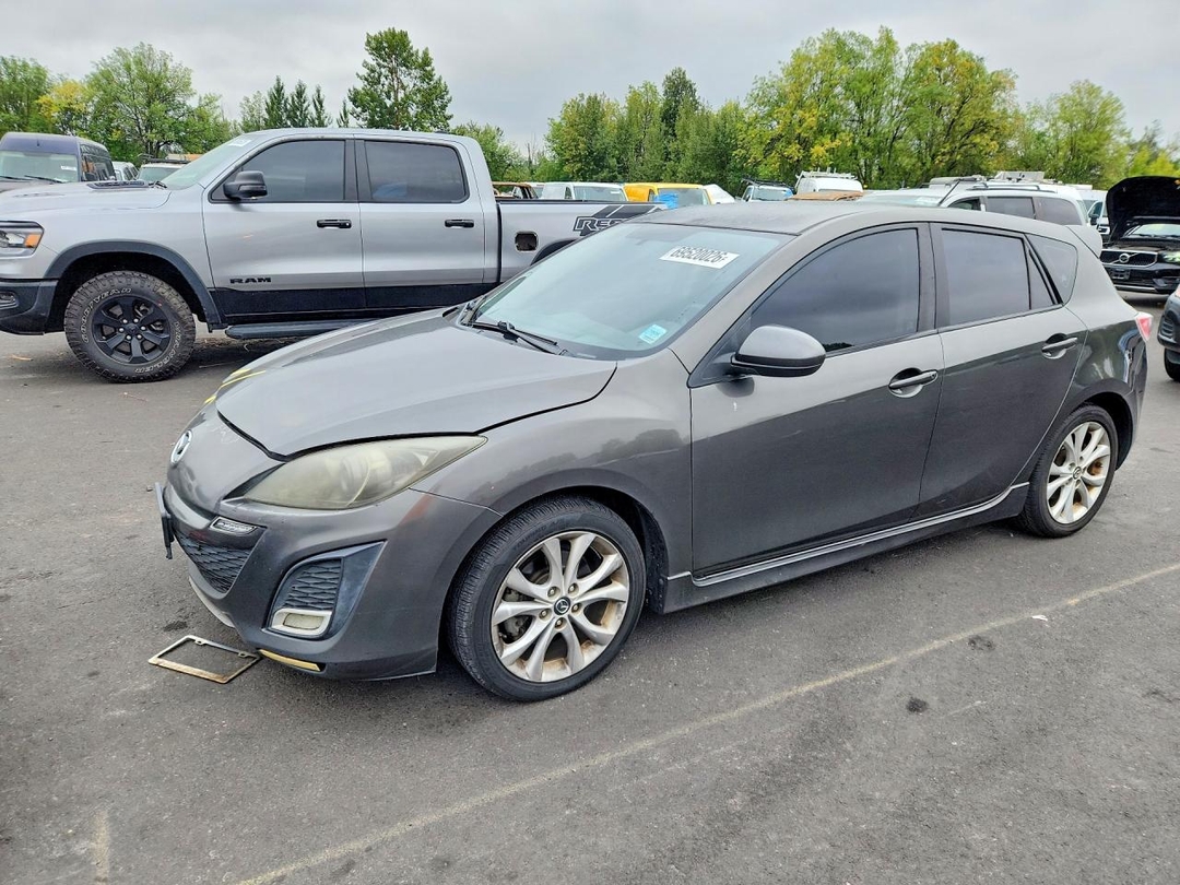 Vue de 2011 MAZDA 3 S, angle 1