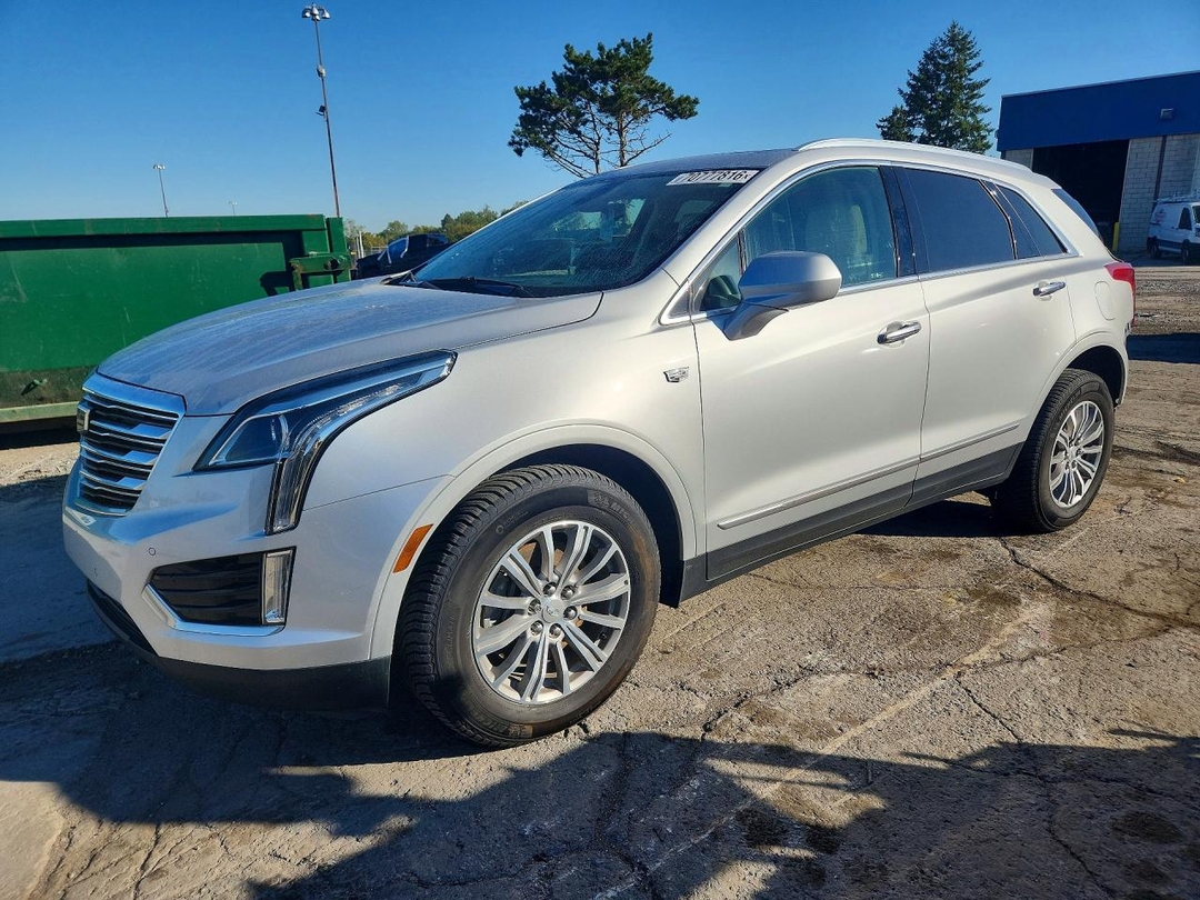 Vedere 2017 CADILLAC XT5 LUXURY, unghi 1