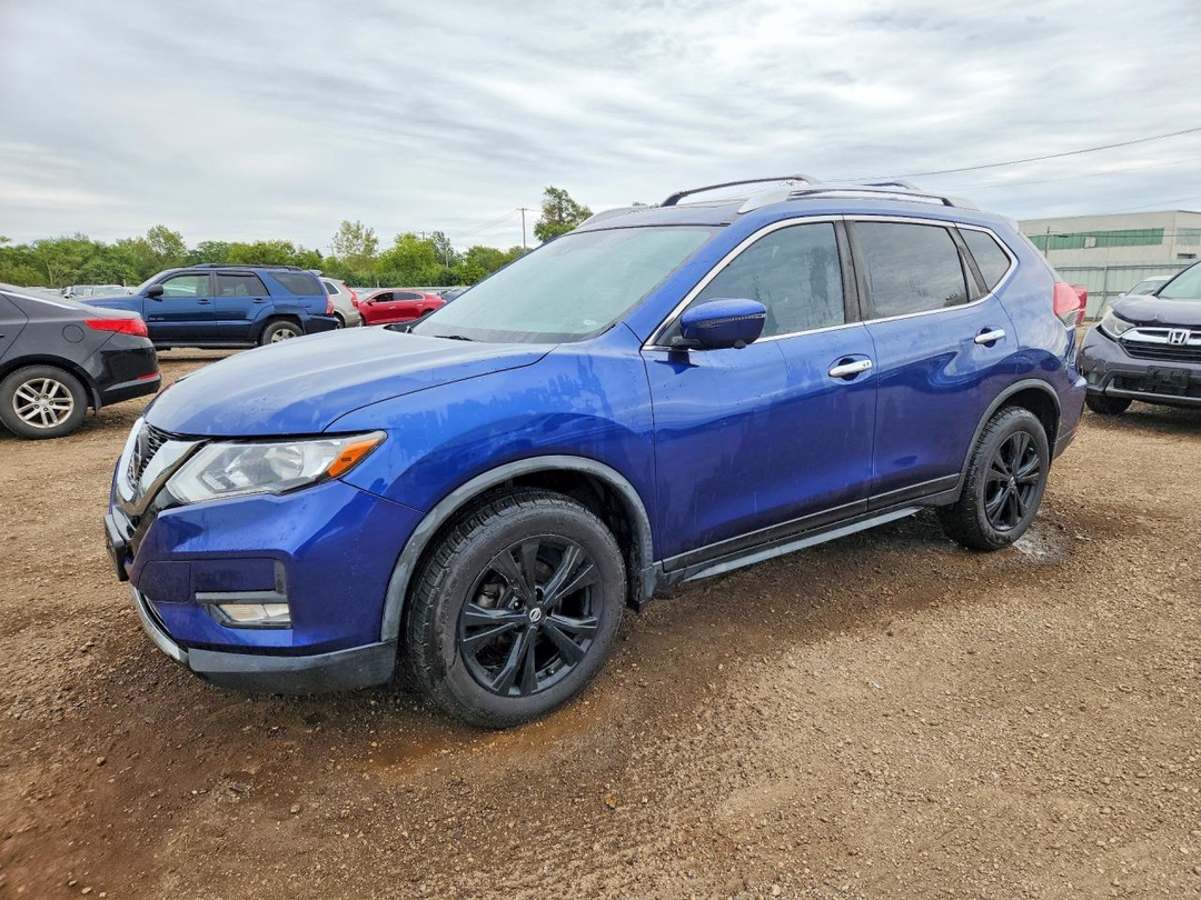 Vue de 2020 NISSAN ROGUE SV, angle 1