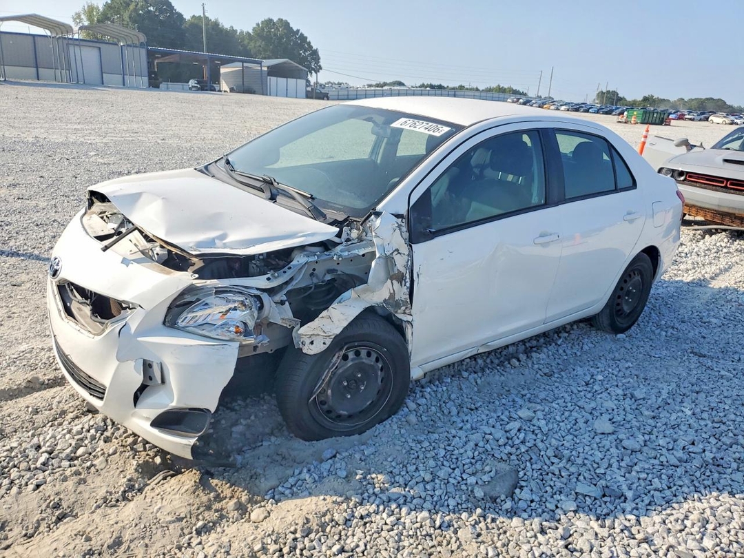 Vue de 2012 TOYOTA YARIS FLEET, angle 1