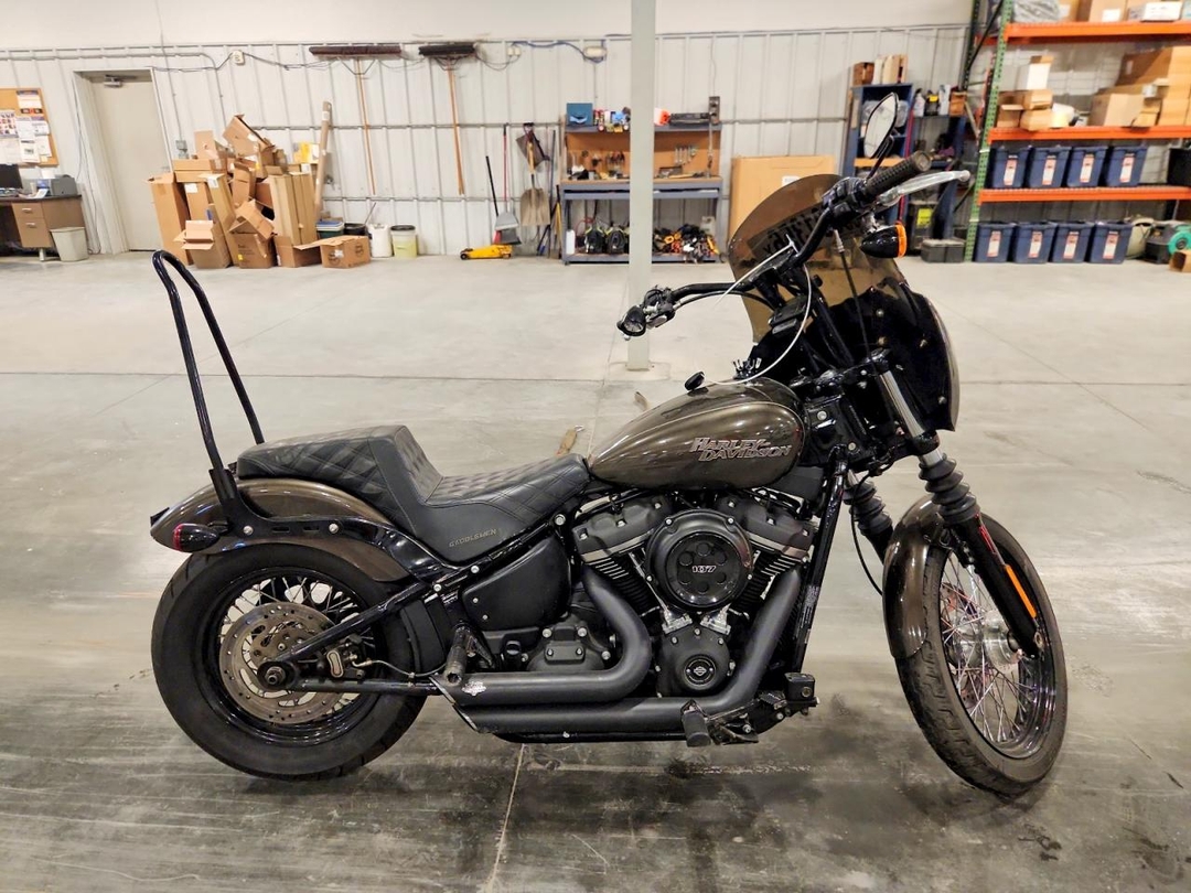 منظر 2020 HARLEY-DAVIDSON FXBB، زاوية 1