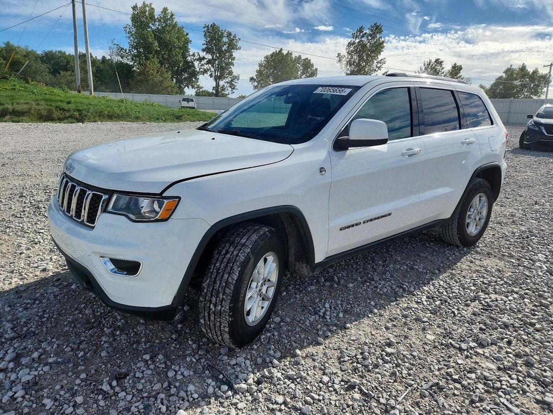 Vue de 2020 JEEP GRAND CHEROKEE LAREDO, angle 1