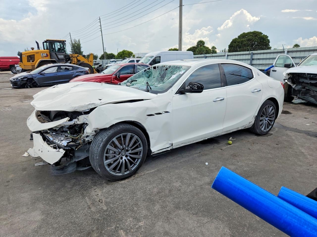 Vue de 2018 MASERATI GHIBLI, angle 1