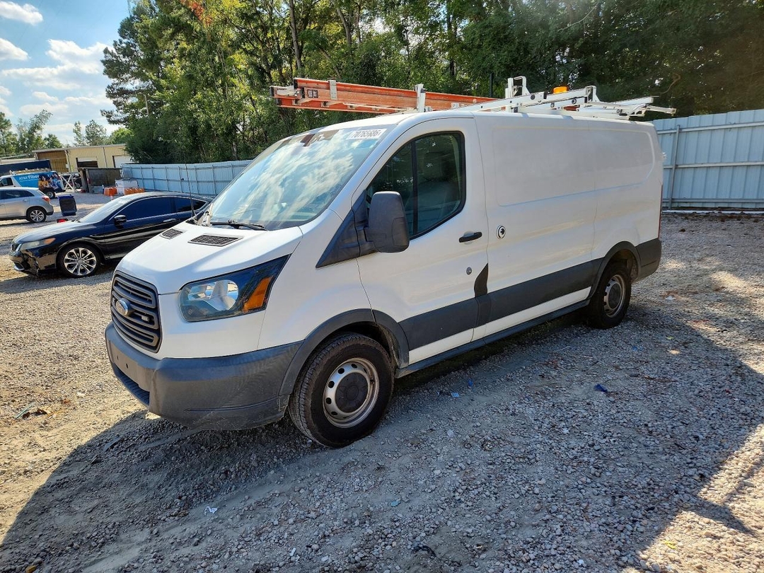 Vue de 2018 FORD TRANSIT T-150, angle 1