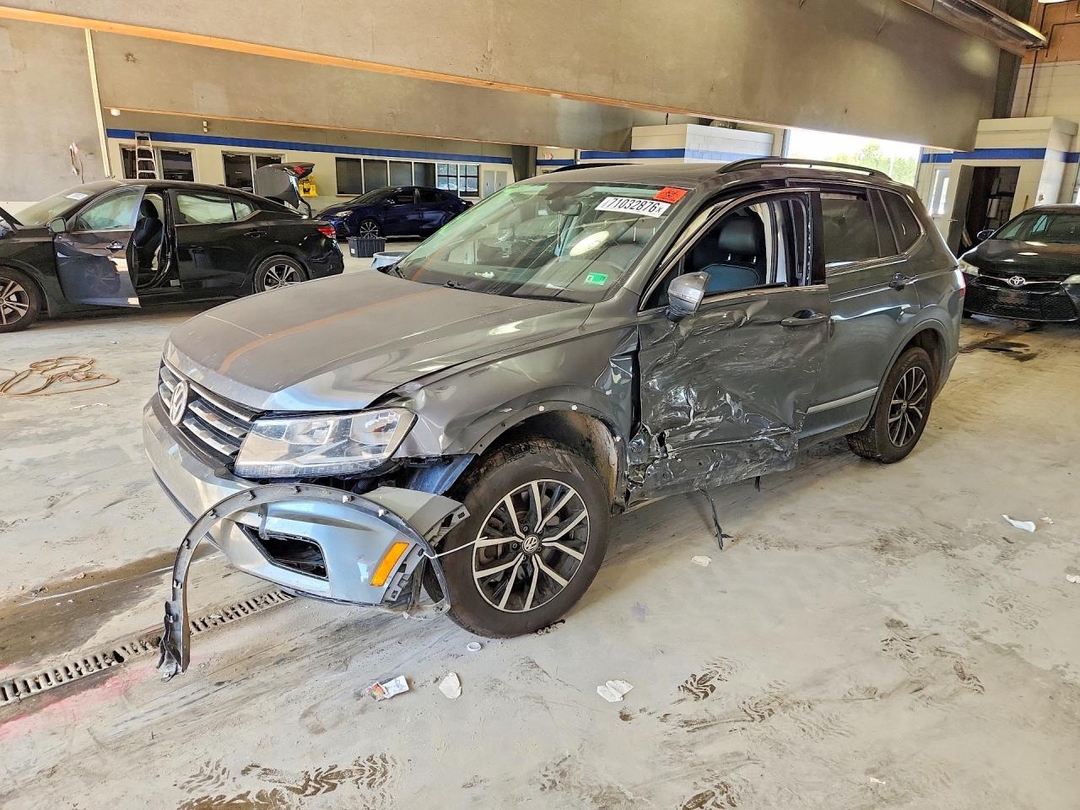 Vue de 2021 VOLKSWAGEN TIGUAN SE, angle 1