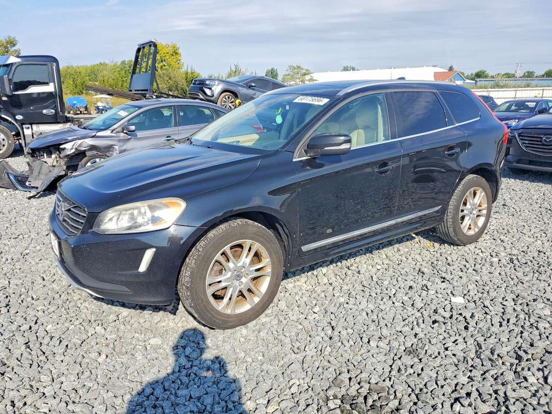 Vue de 2014 VOLVO XC60 3.2, angle 1