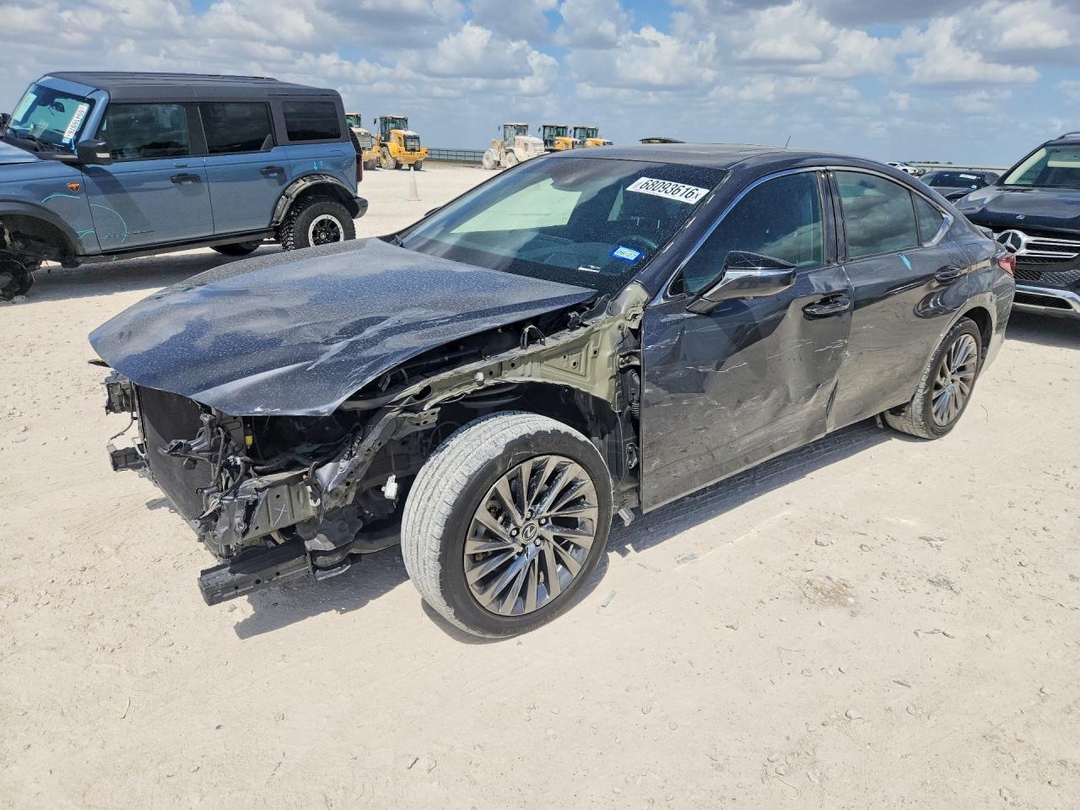 Вид 2024 LEXUS ES 300H ULTRA LUXURY, угол 1