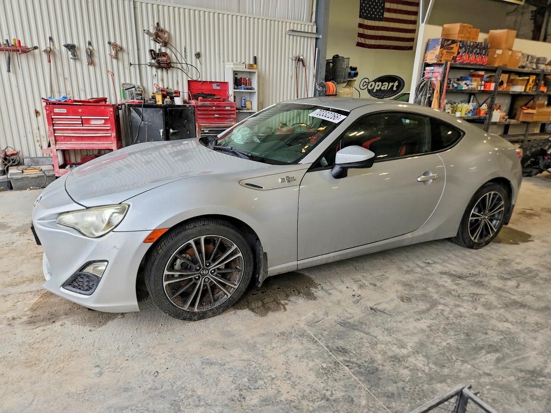 منظر 2013 SCION FR-S BASE، زاوية 1