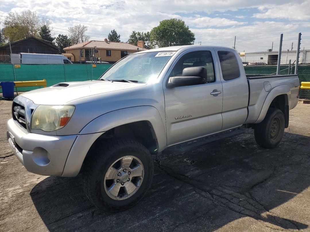 Vue de 2005 TOYOTA TACOMA ACCESS CAB, angle 1