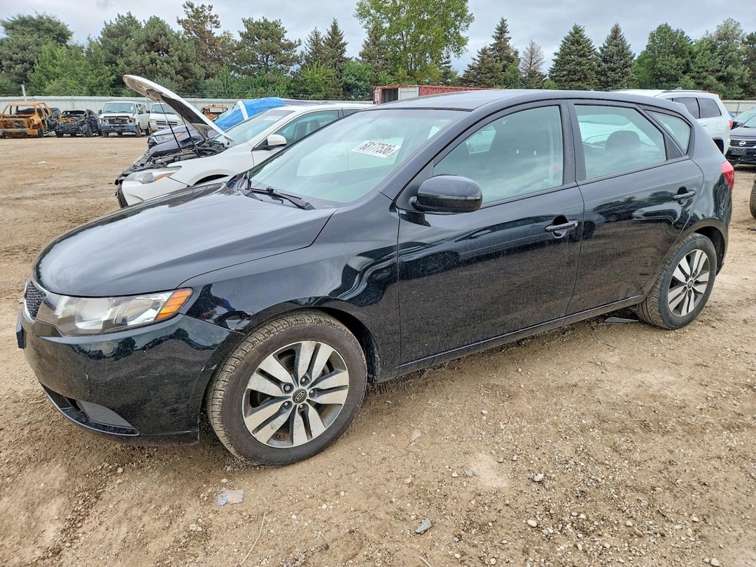منظر 2013 KIA FORTE5 EX، زاوية 1