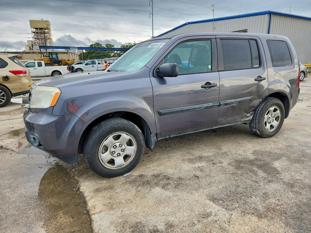 Vista de 2014 HONDA PILOT LX, ángulo 1