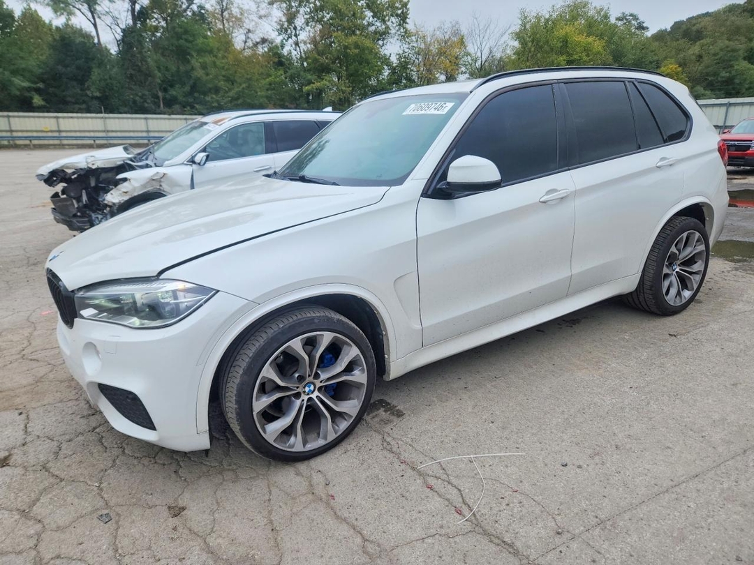 Vue de 2014 BMW X5 XDRIVE35D, angle 1