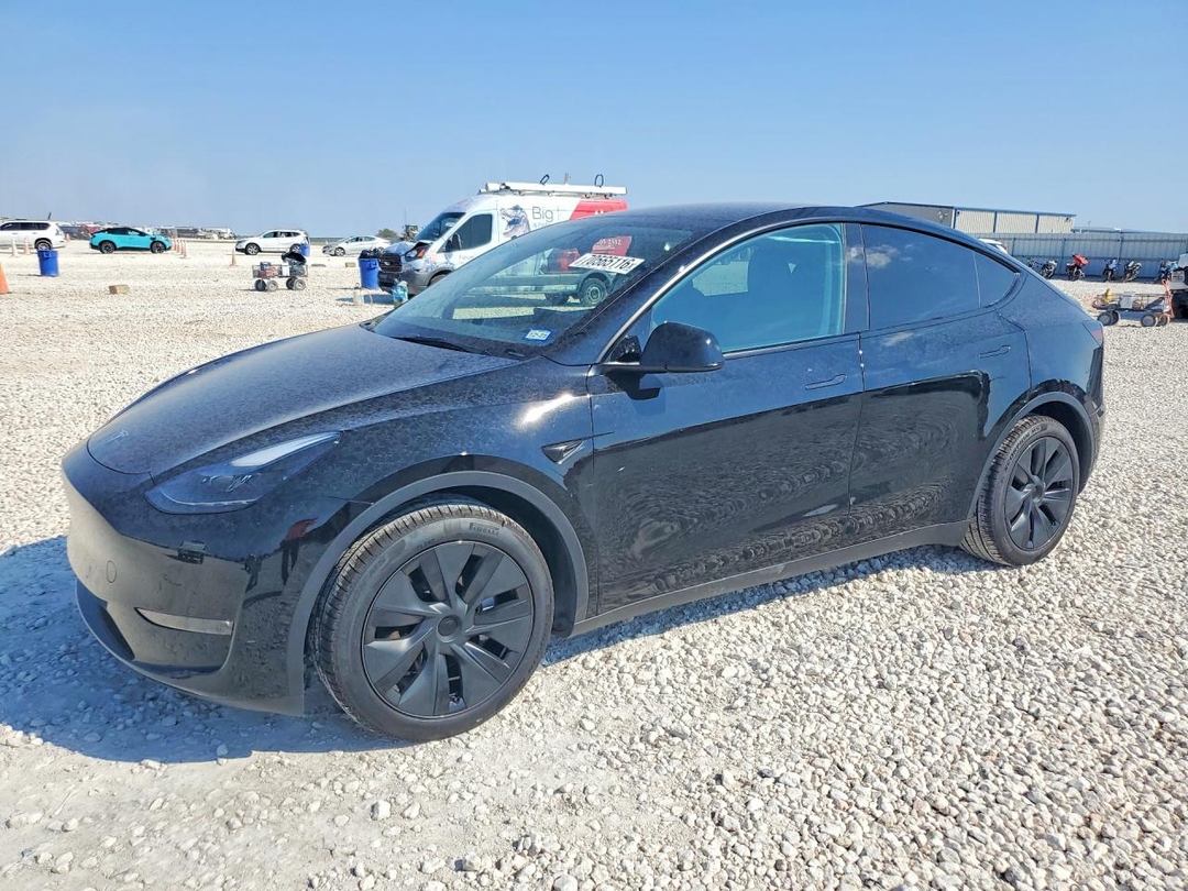 Vue de 2025 TESLA MODEL Y, angle 1