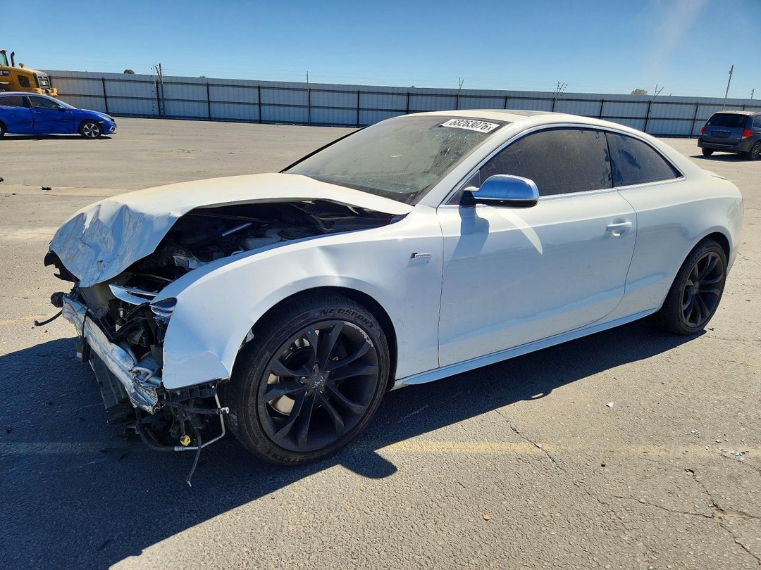 Vue de 2013 AUDI S5 PREMIUM PLUS, angle 1