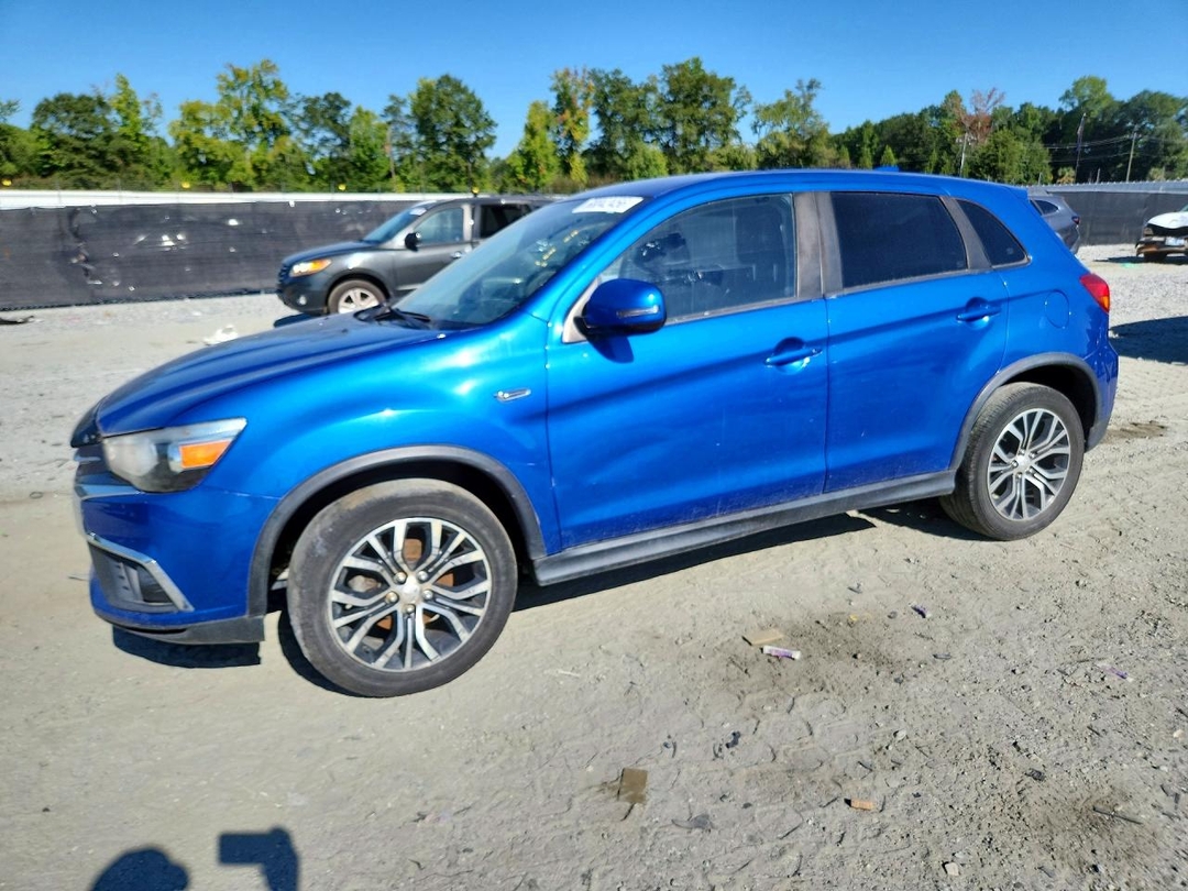 منظر 2019 MITSUBISHI OUTLANDER SPORT ES، زاوية 1