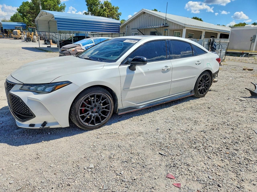 منظر 2020 TOYOTA AVALON TRD، زاوية 1