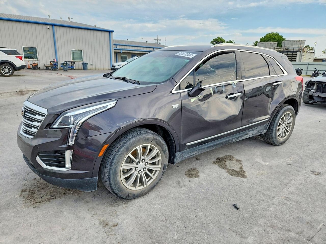 Vedere 2017 CADILLAC XT5 LUXURY, unghi 1