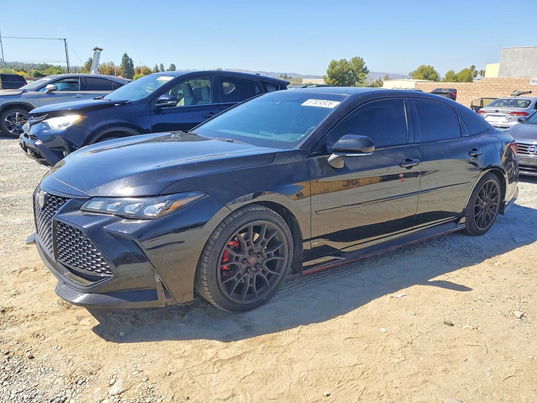 Вид 2020 TOYOTA AVALON TRD, угол 1