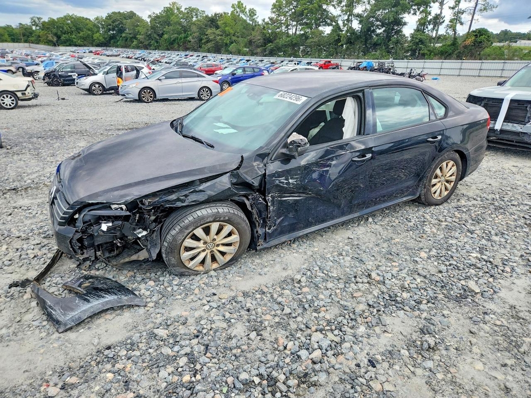 Вид 2013 VOLKSWAGEN PASSAT S, угол 1