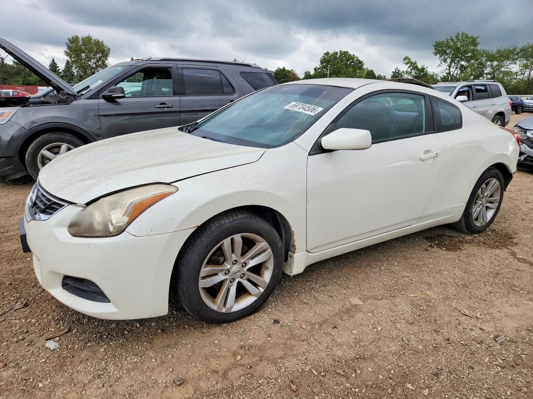 Vue de 2013 NISSAN ALTIMA S, angle 1