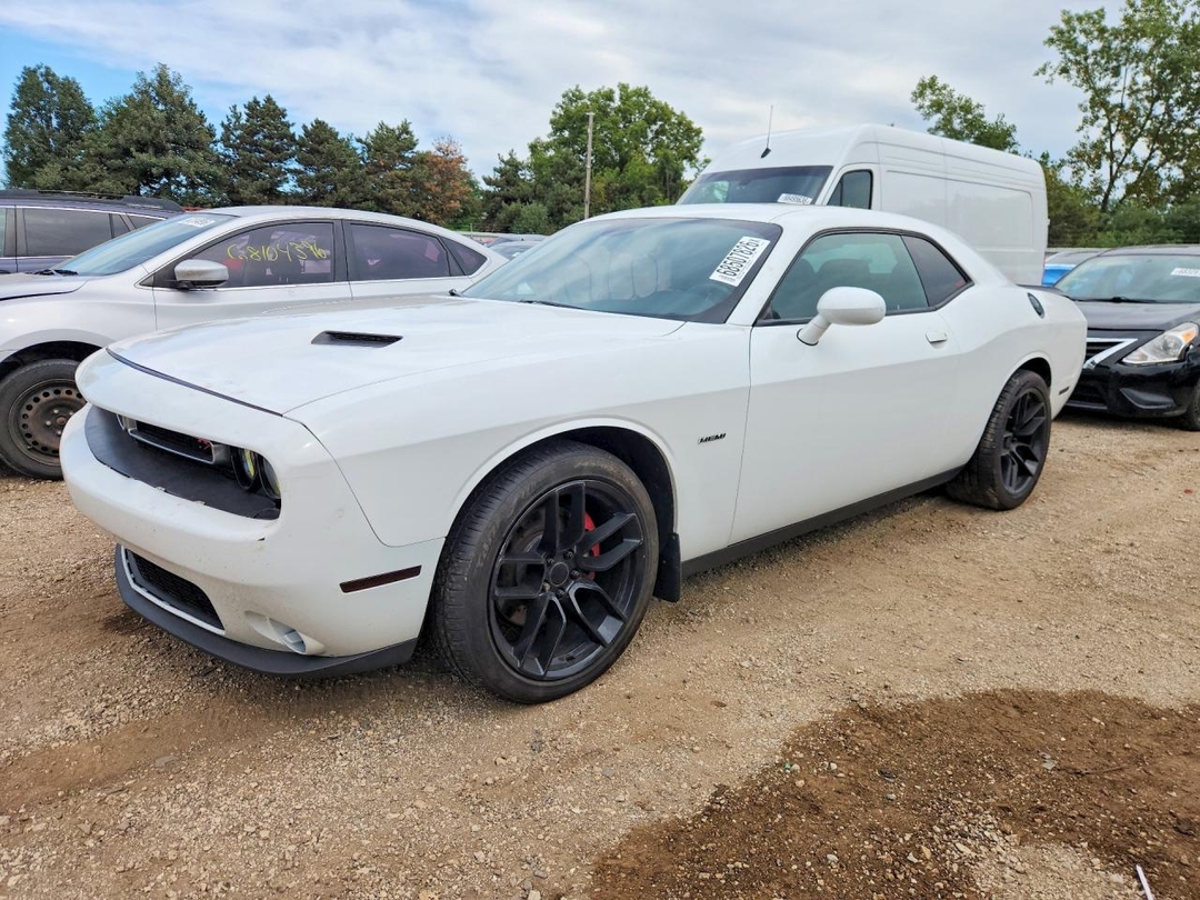 Vue de 2017 DODGE CHALLENGER R/T, angle 1