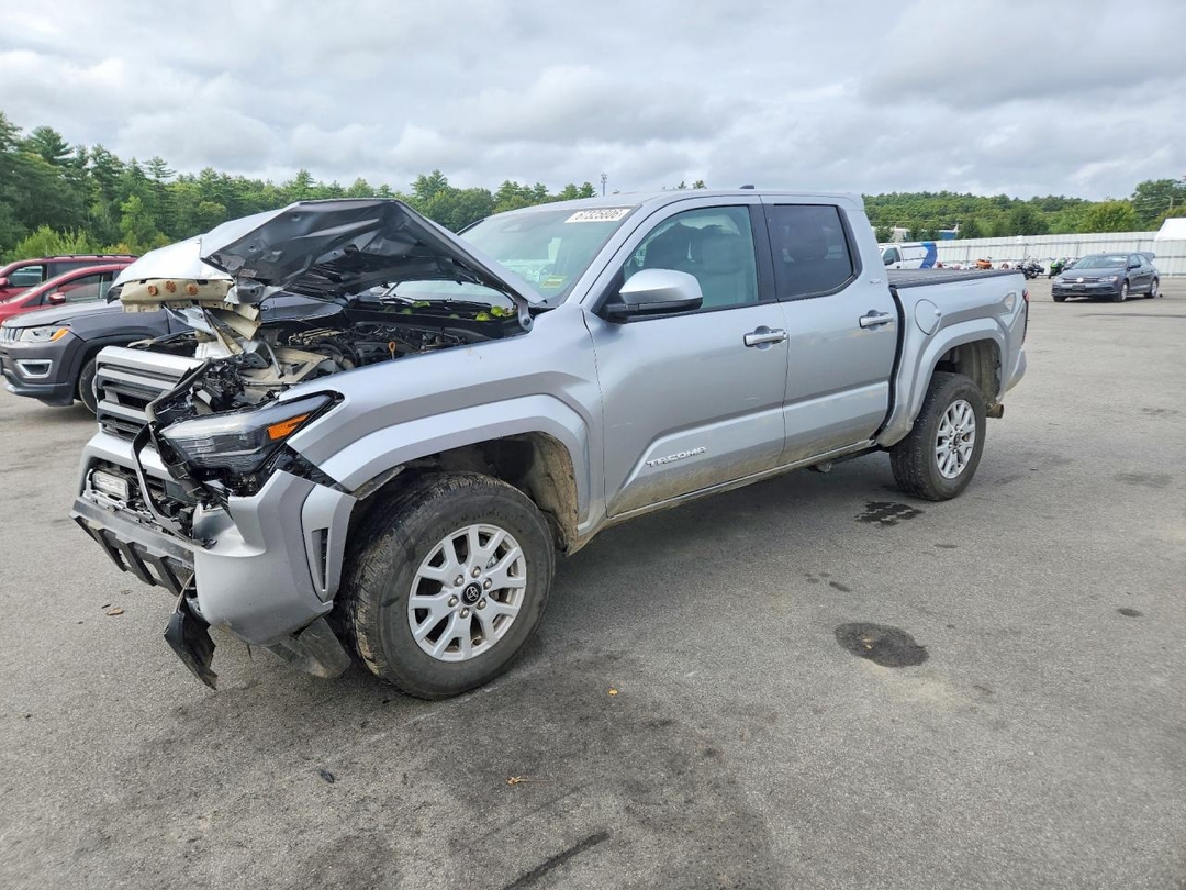 Vista de 2025 TOYOTA TACOMA SR5, ángulo 1