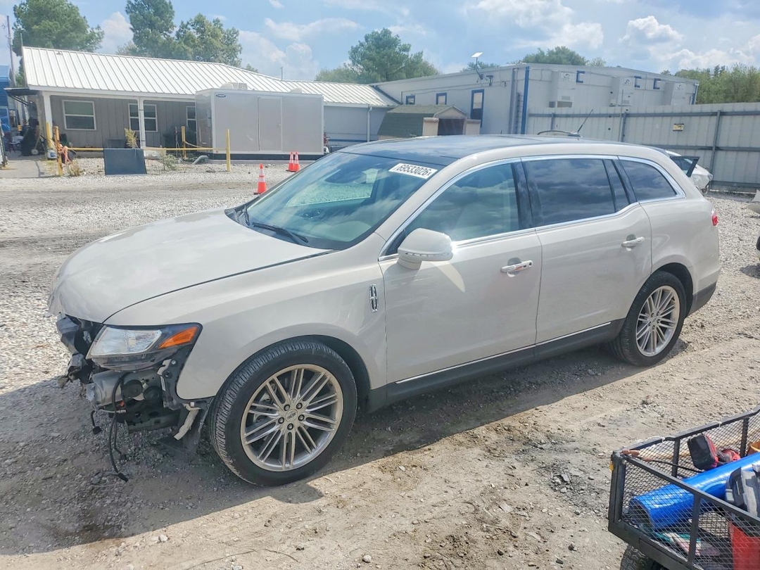 منظر 2019 LINCOLN MKT، زاوية 1