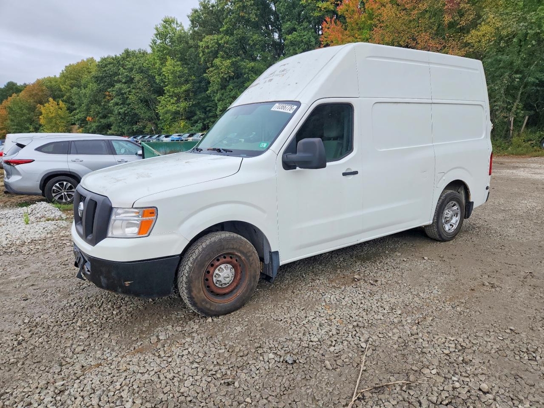 Вид 2014 NISSAN NV 2500, угол 1